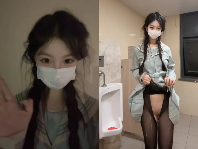 Người tình sinh viên cấp 3 live tự sướng trong nhà vệ sinh nam p2